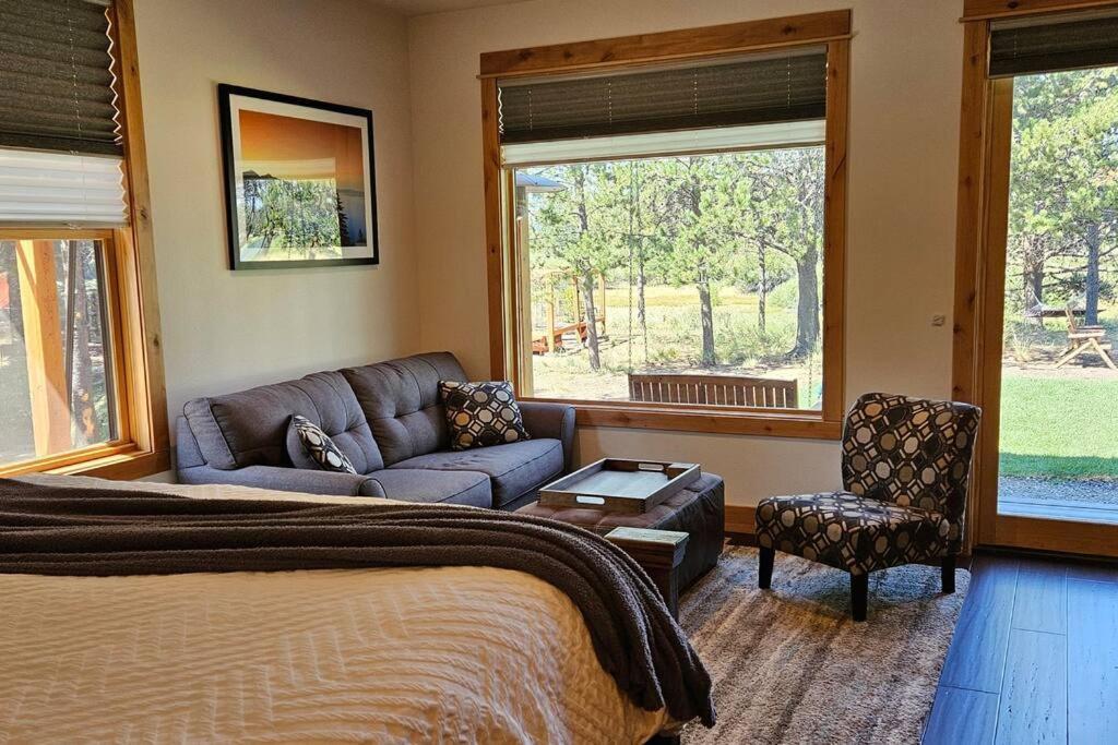 בנד Beautiful Riverfront Near Mt Bachelor With Hot Tub מראה חיצוני תמונה