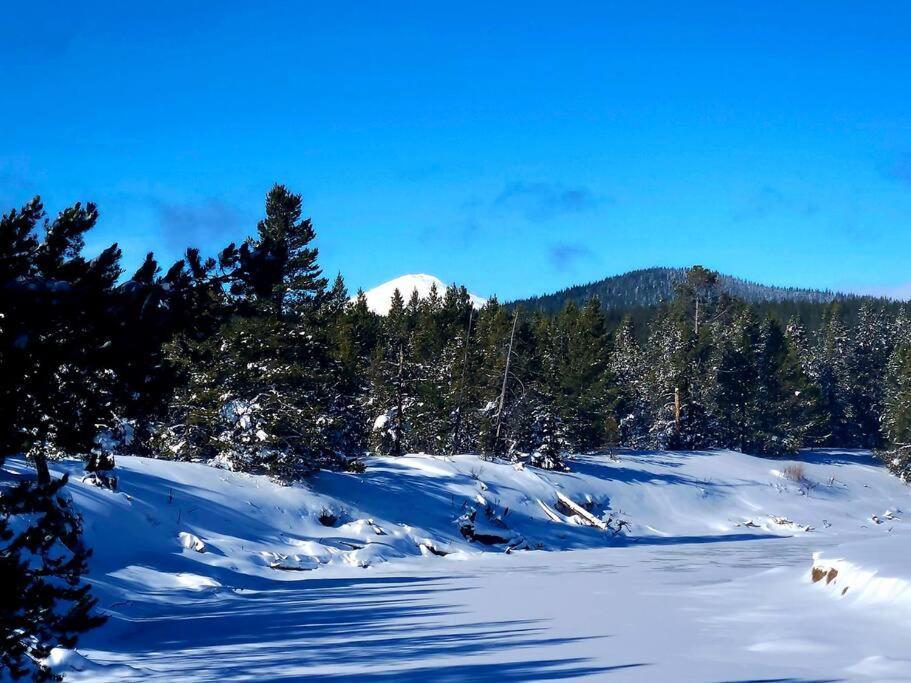בנד Beautiful Riverfront Near Mt Bachelor With Hot Tub מראה חיצוני תמונה