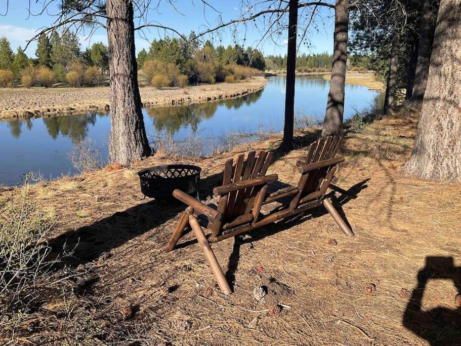 בנד Beautiful Riverfront Near Mt Bachelor With Hot Tub מראה חיצוני תמונה