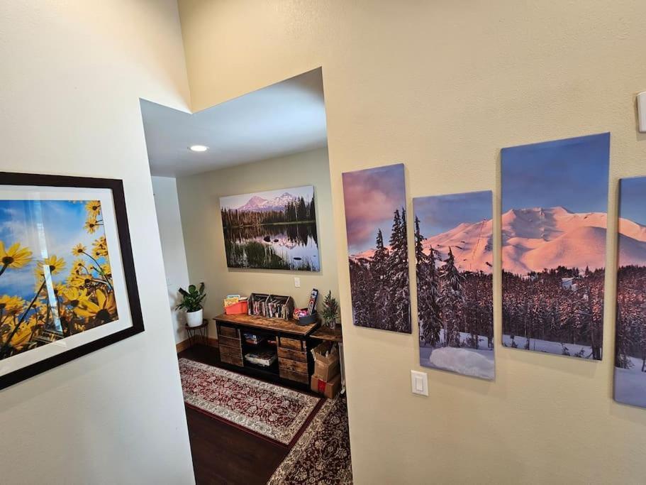 בנד Beautiful Riverfront Near Mt Bachelor With Hot Tub מראה חיצוני תמונה